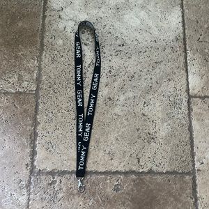 TOMMY GEAR LANYARD